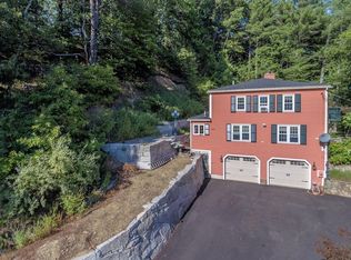 13 Pleasant Valley Rd, Amesbury, MA 01913