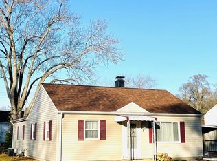 8 Nelms Ave, Centralia, IL 62801
