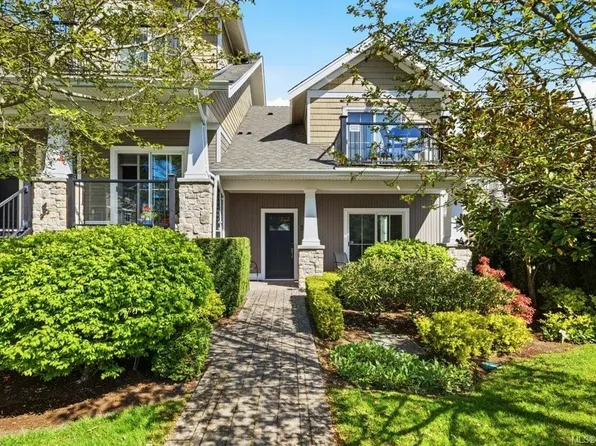 2320 Oakville Ave #5, Sidney, BC V8L 0B5