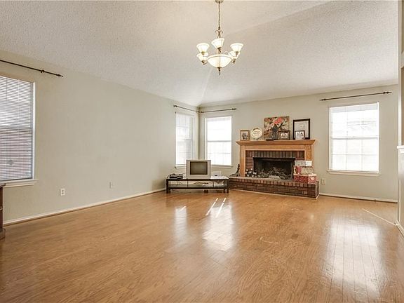 3rd image of 4121 Durbin Dr