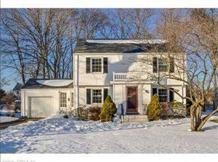 6 Craigmoor Rd, West Hartford, CT 06107