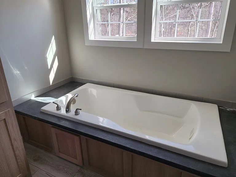 180 Robertson Dr — Photo 6