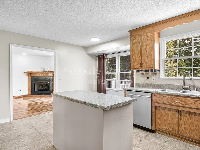 5824 Silver Fox Ln — Photo 15