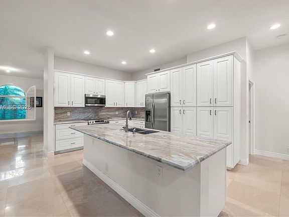 3rd image of 3744 Oak Ridge Cir