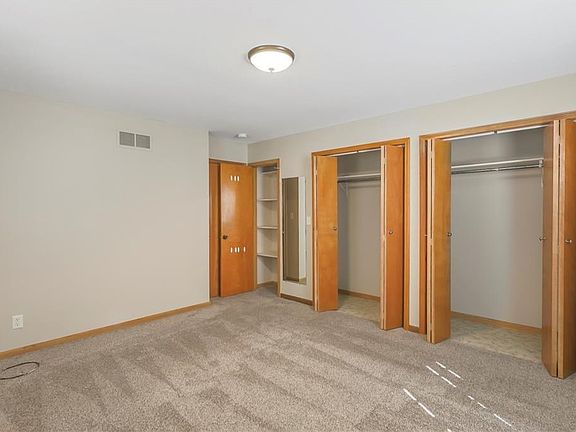 3rd image of 619 S Lindwood Ave