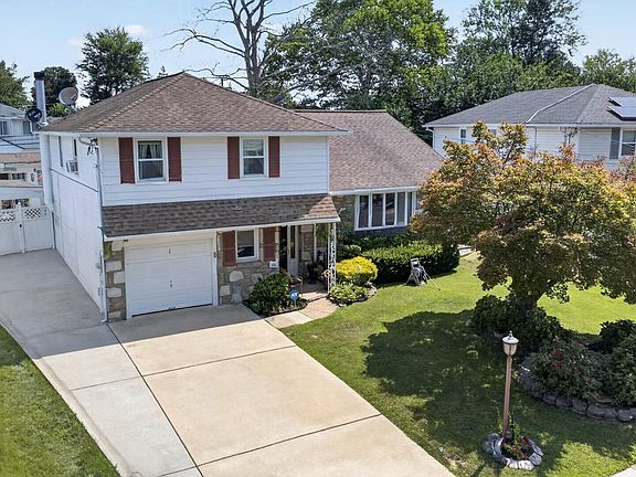 3rd image of 1127 Hower Ln