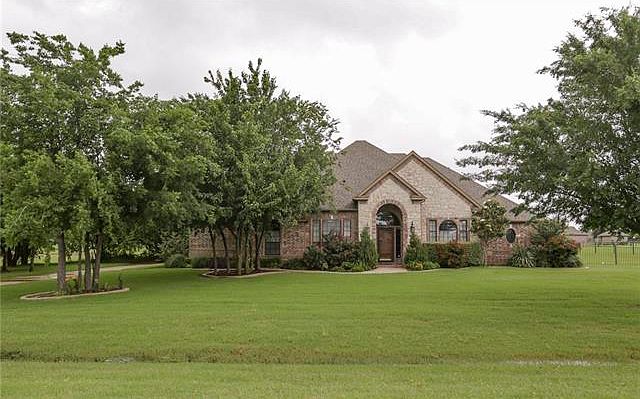 1st image of 2774 Oakwood Dr