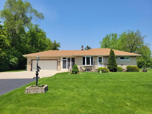 1406 East Oakwood ROAD, Oak Creek, WI 53154