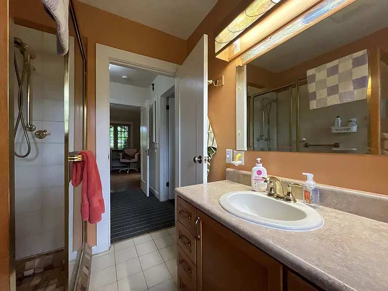 2430 SE Park Ave — Photo 27