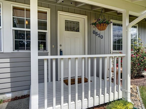 4th image of 8520 Quinault Dr NE