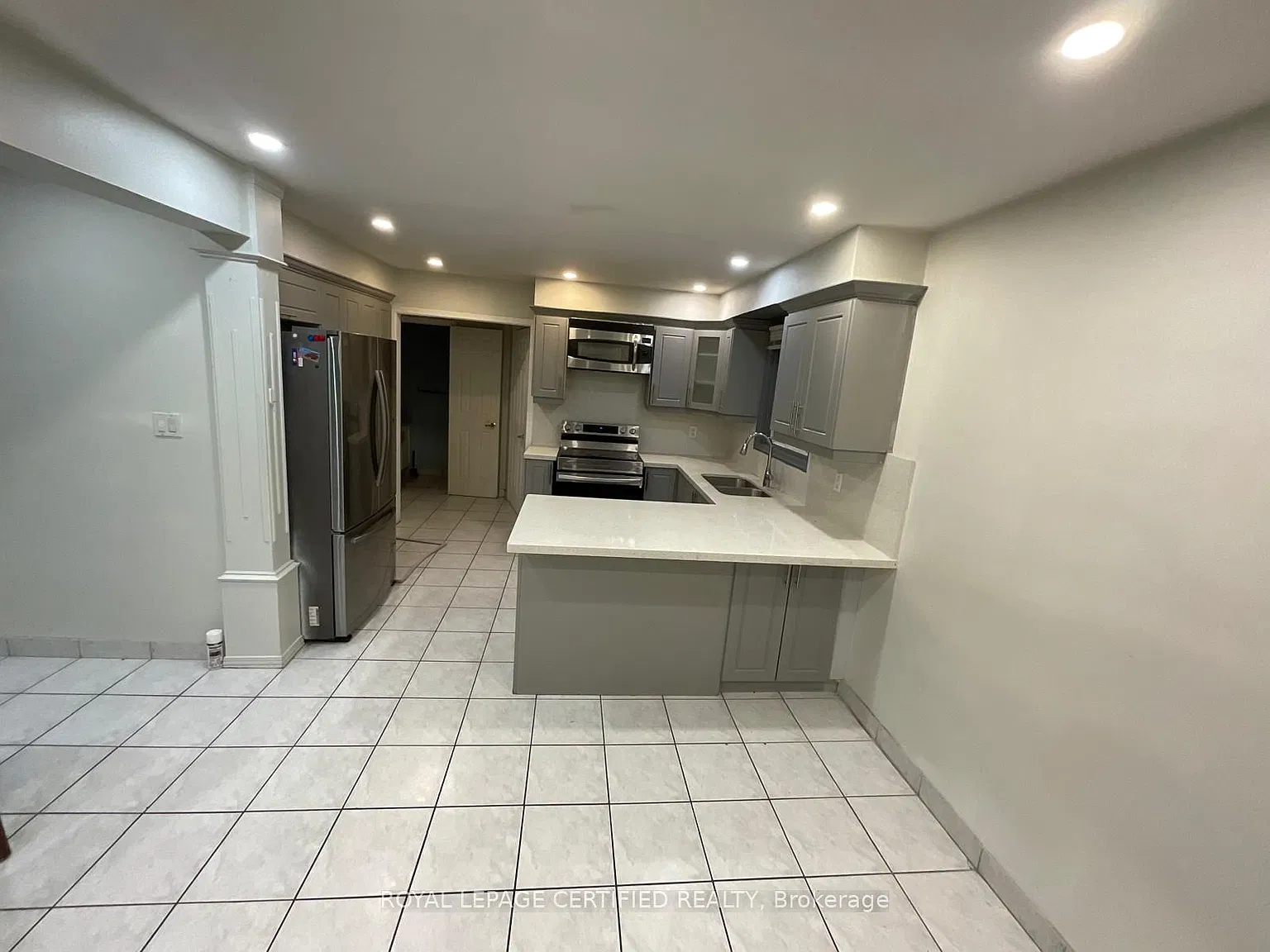 4 bed, $3,800 — Photo 2