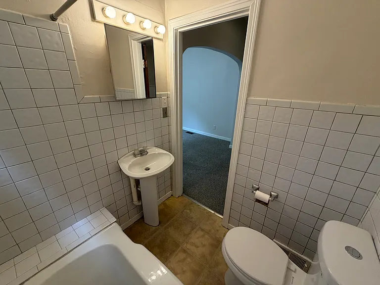271 Grote St #1 — Photo 9