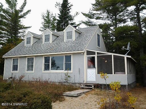 1st image of 304 E Huron Dr