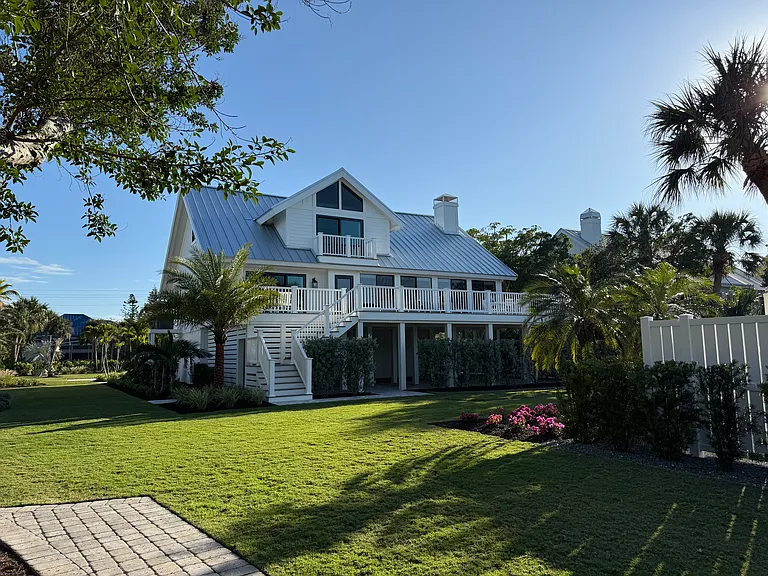 500 Periwinkle Way — Photo 42