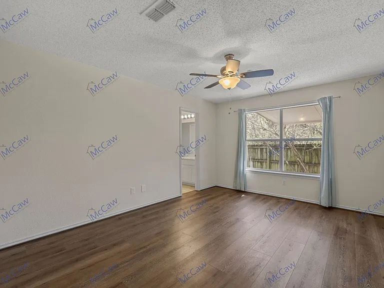 5719 Colebrook Trl — Photo 10