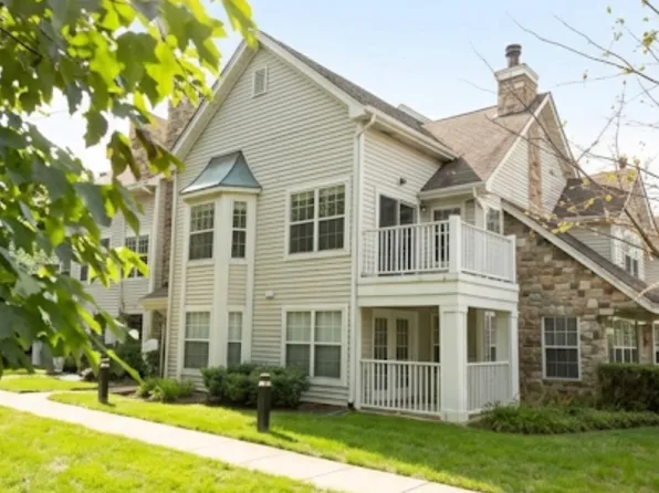 5625 Willoughby Newton Dr Unit 26, Centreville, VA 20120