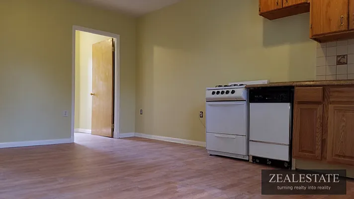 Rented by ZealEstate Group Inc | media 15