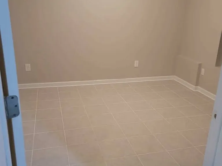 955 Tree Top Dr — Photo 4