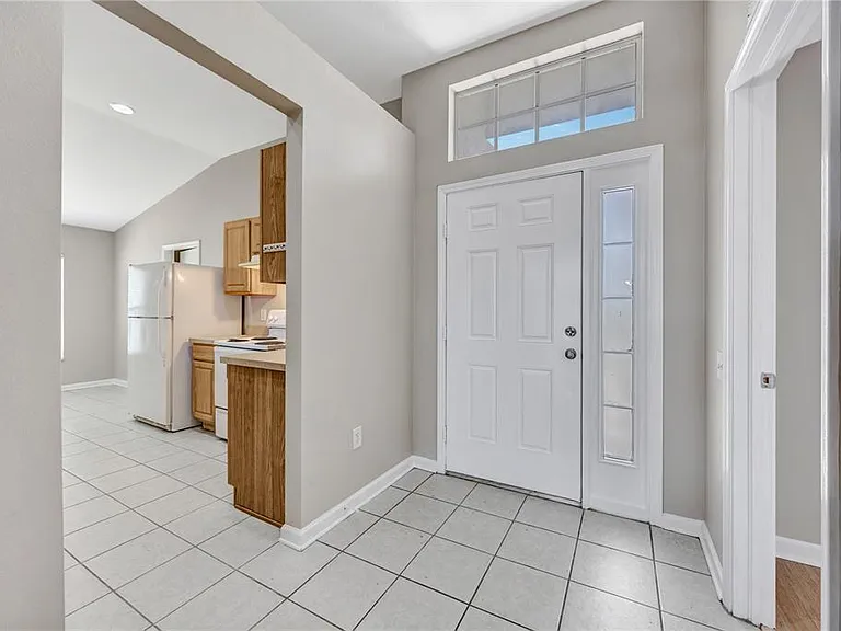 30435 Annadale Dr — Photo 4