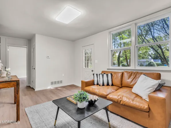 31 Cedar Street, New Egypt, NJ 08533