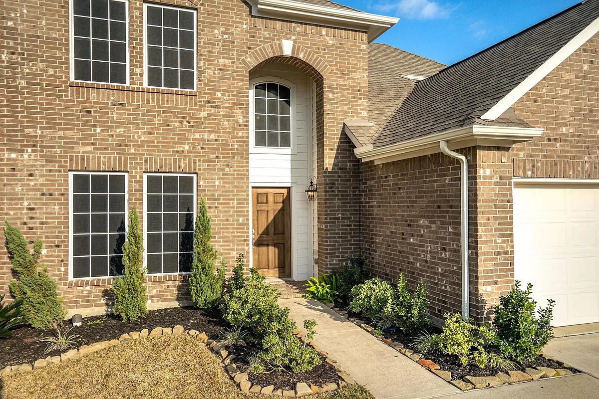 Building Photo - 135 San Bernard Dr