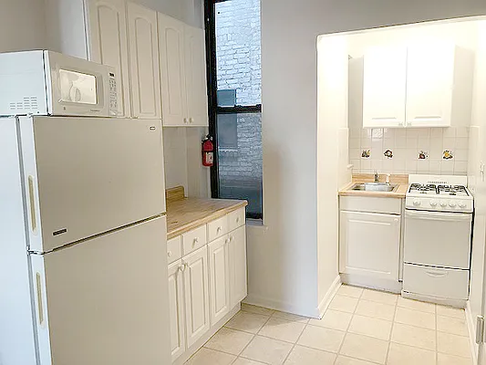 Rented by AJ Clarke | media 10