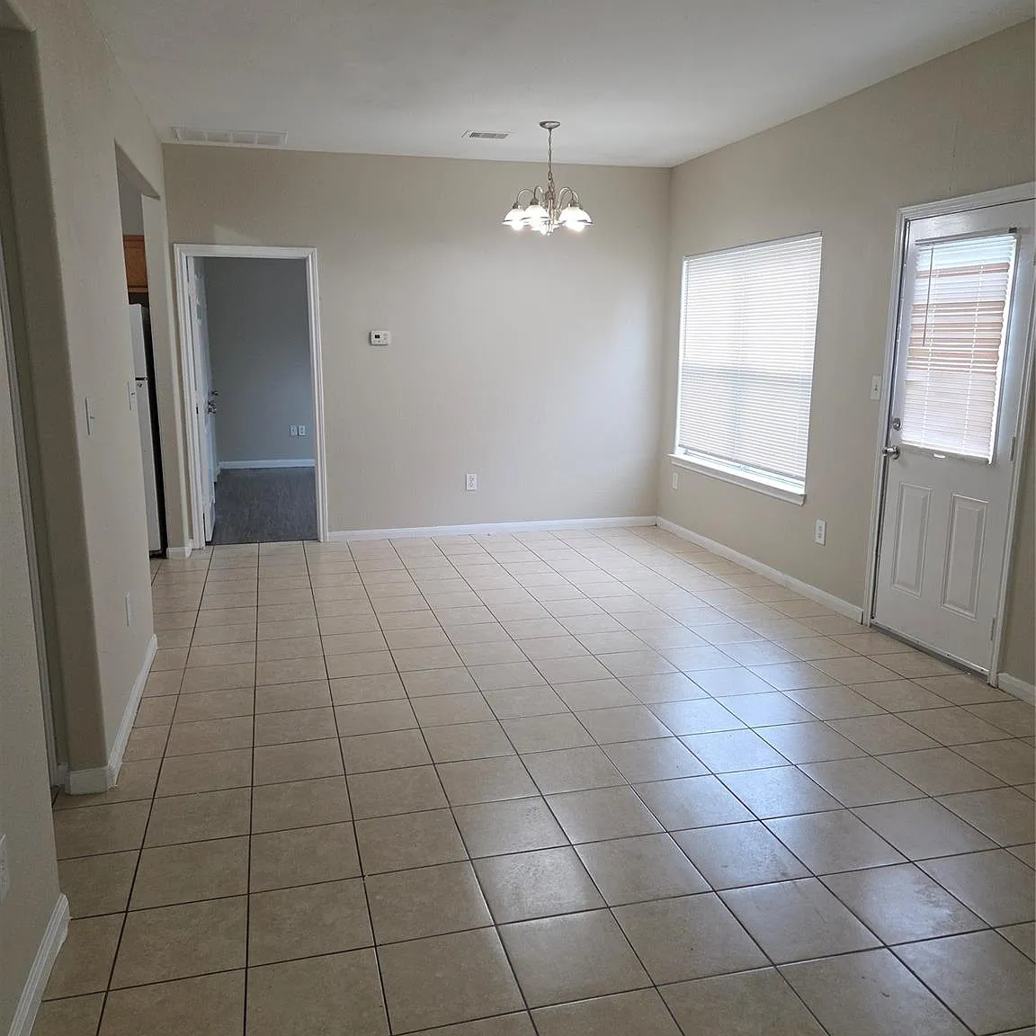 4 bed, 3.5 bath, 1714 sqft, $1,775 — Photo 1