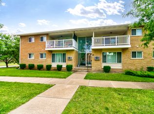 Rue Versailles, Oak Park, MI 48237