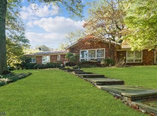 11 Sheffield Rd, Summit, NJ 07901