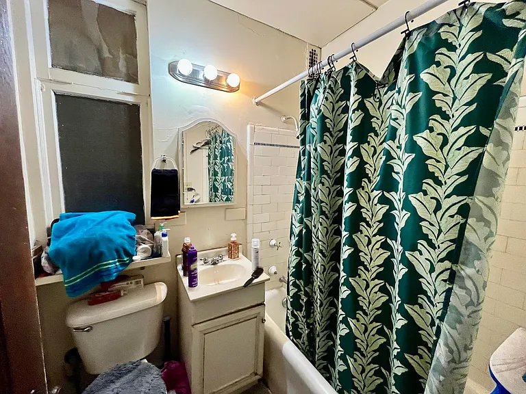 1420 E Capitol Dr — Photo 10