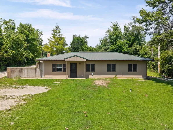 20400 N Mount Pleasant Rd, Hartsburg, MO 65039