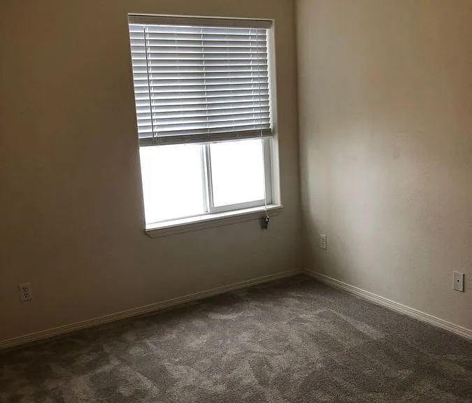 1112 Longbow Ln #G — Photo 18