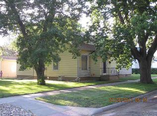 403 N West Ave, Madison, SD 57042
