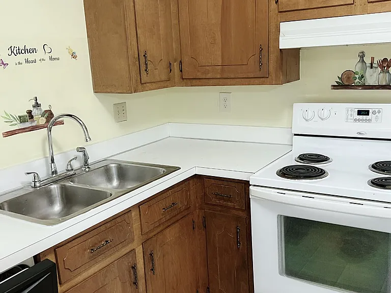33 Althea Cir #B — Photo 6