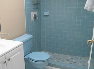 8411 NW 7th St, Pembroke Pines, FL 33024