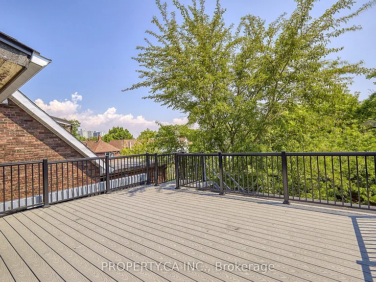 345 Gladstone Ave #UPPER — Photo 3