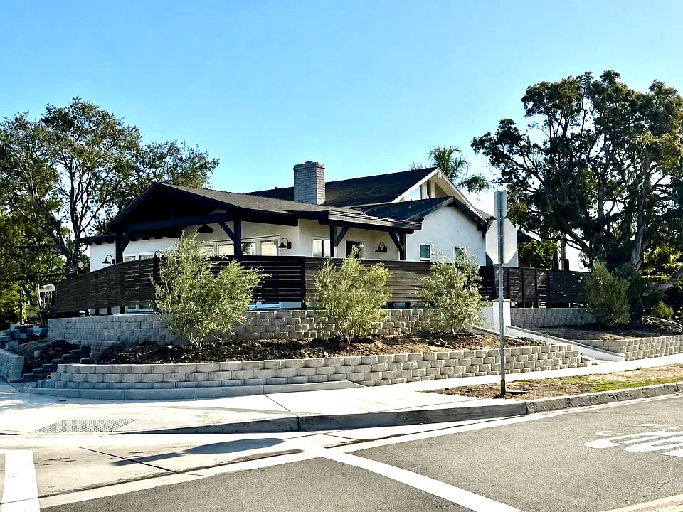 24401 Alta Vista Dr #1A