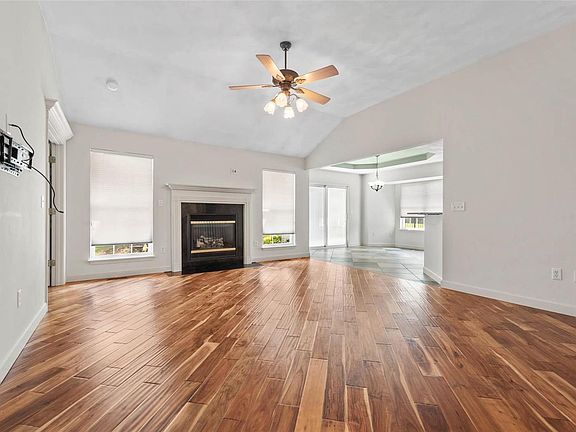 5th image of 2411 Doral Ct