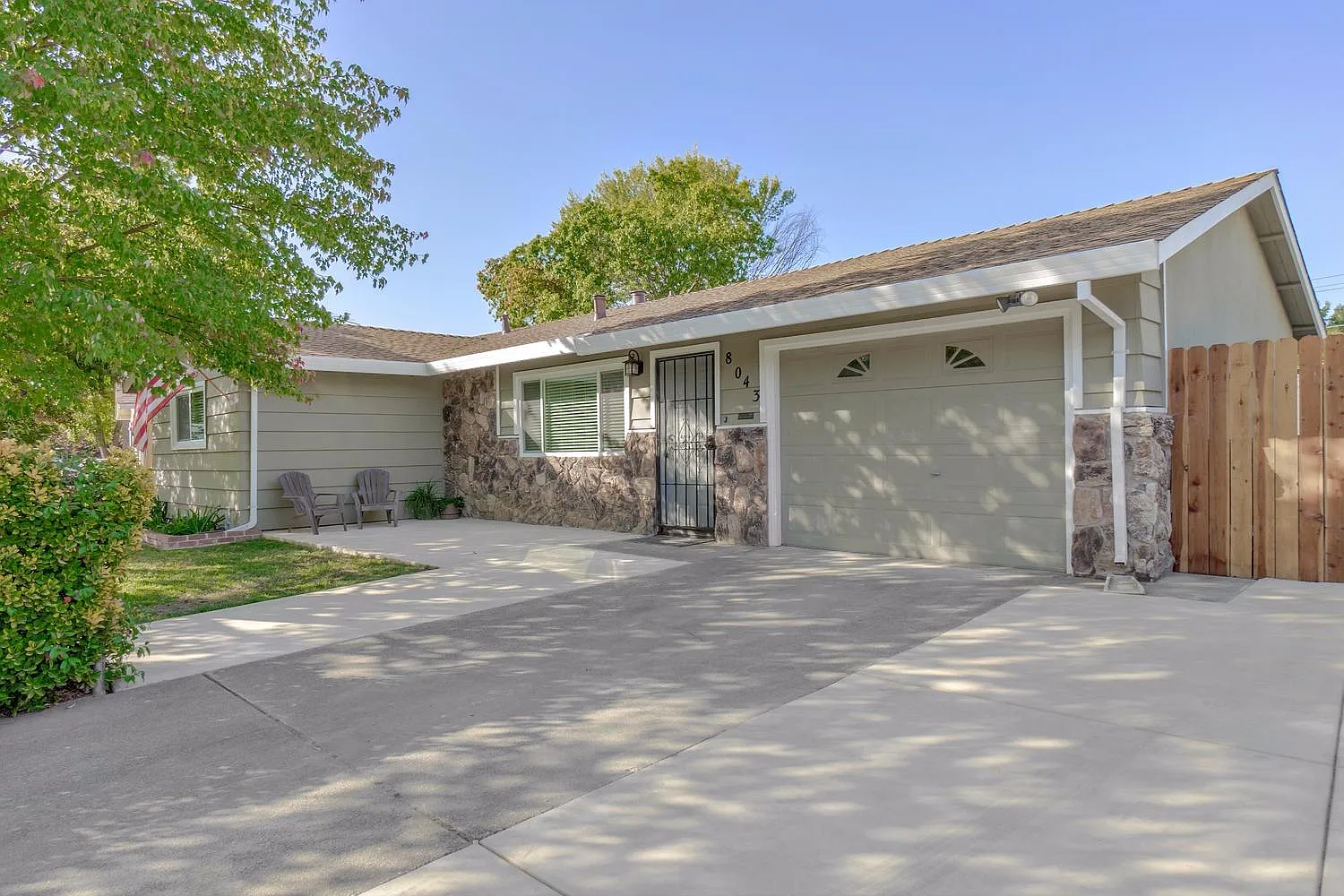 8043 Glen Valley Cir photo 1