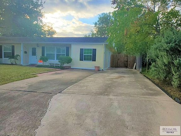 3rd image of 820 E Ebony Dr