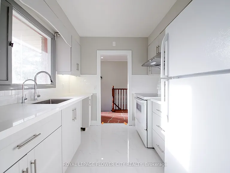 7555 Old Church Rd — Photo 11