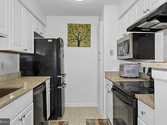 5th image of 1525 Lincoln Way APT 101