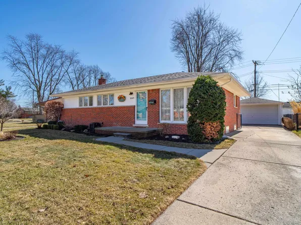 32471 Grinsell Dr, Warren, MI 48092