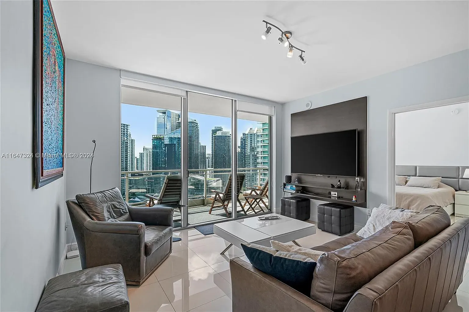 2 bed, 1093 sqft, $4,200 — Photo 4