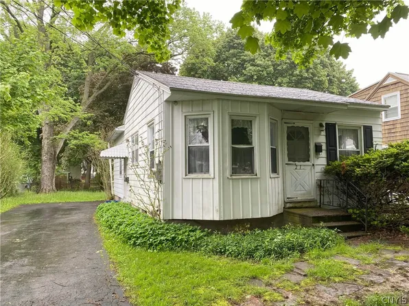 213 Windemere Rd, Syracuse, NY 13219