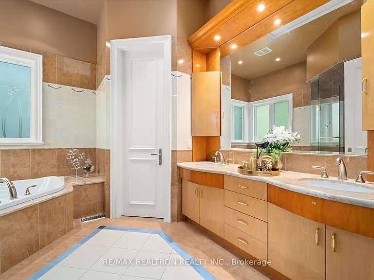 48 Arnold Ave — Photo 31