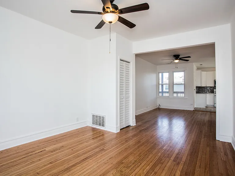 4632 W Barry Ave #2 — Photo 5