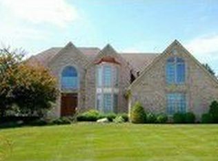 2695 Murfield Ct, Rochester, MI 48306