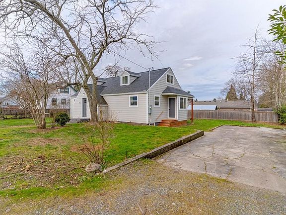 4th image of 4623 NE Sumner St