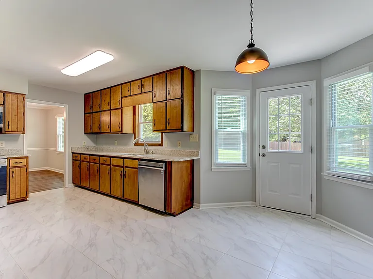 180 Fairfield Cir — Photo 19